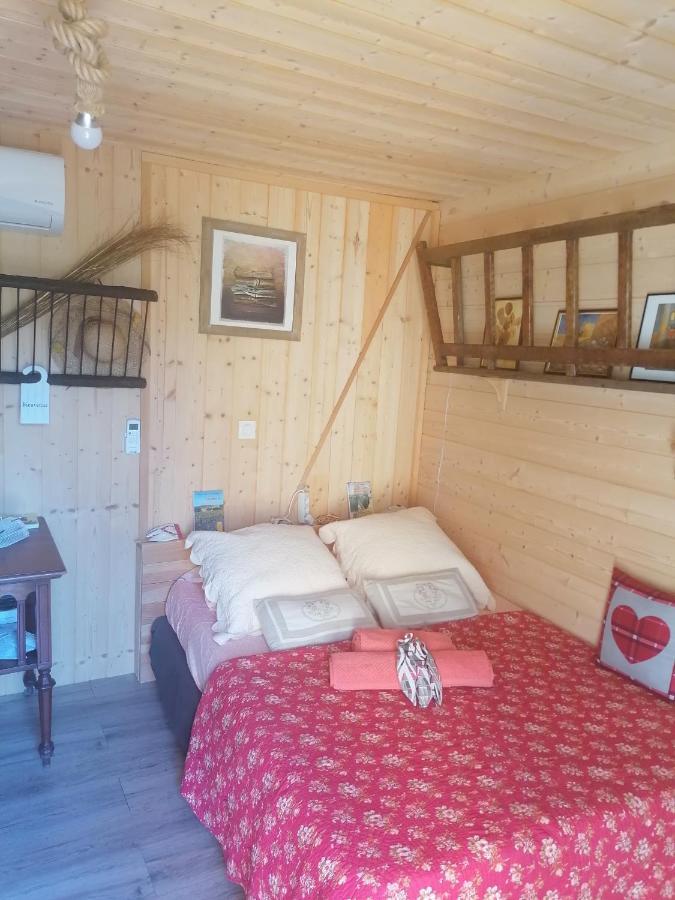 La Fee Viviane Et Michel L'Enchanteur Robion en Luberon Екстериор снимка
