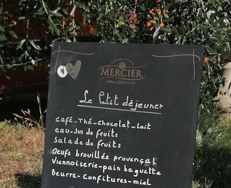 La Fee Viviane Et Michel L'Enchanteur Robion en Luberon Екстериор снимка